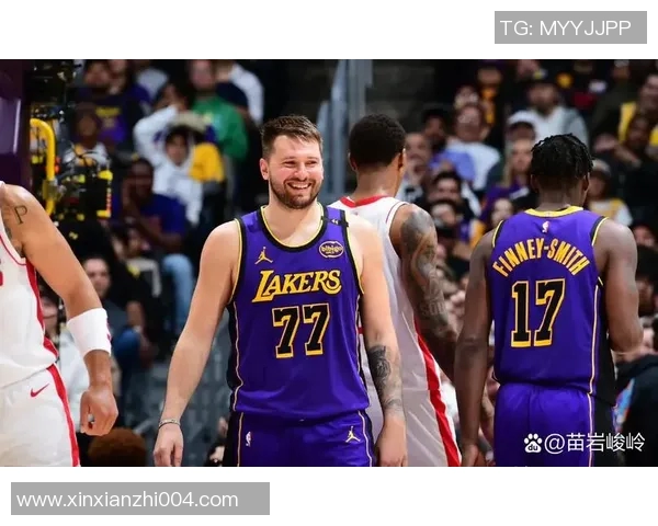 2004年湖人与火箭季后赛对决回顾及精彩瞬间分析